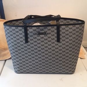 Beautiful Michael Kors Emery Tote